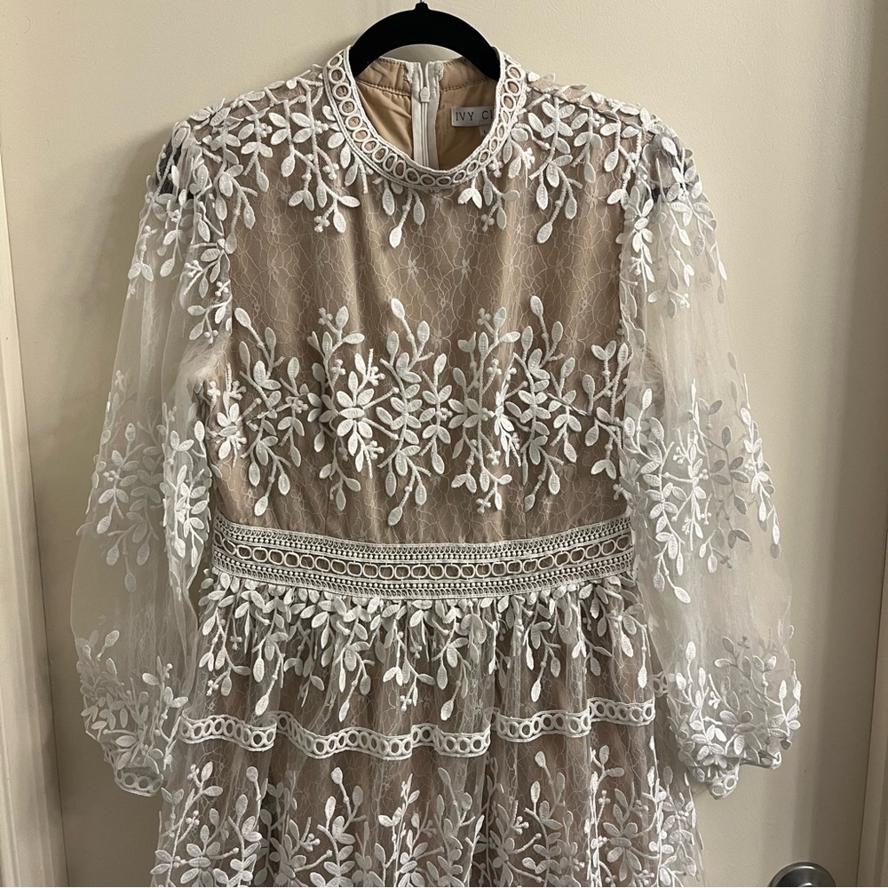Ivy City Co Cream Lace Midi Dress - Picture 5 of 15